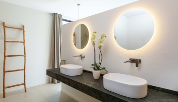 Resa Estates Ibiza finca jesus for rent longterm entrance house bathroom.jpg